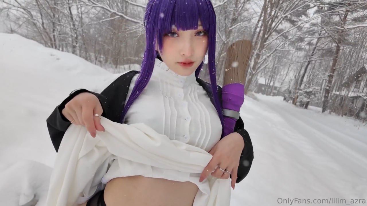 香西咲小女友害羞用枕头挡住